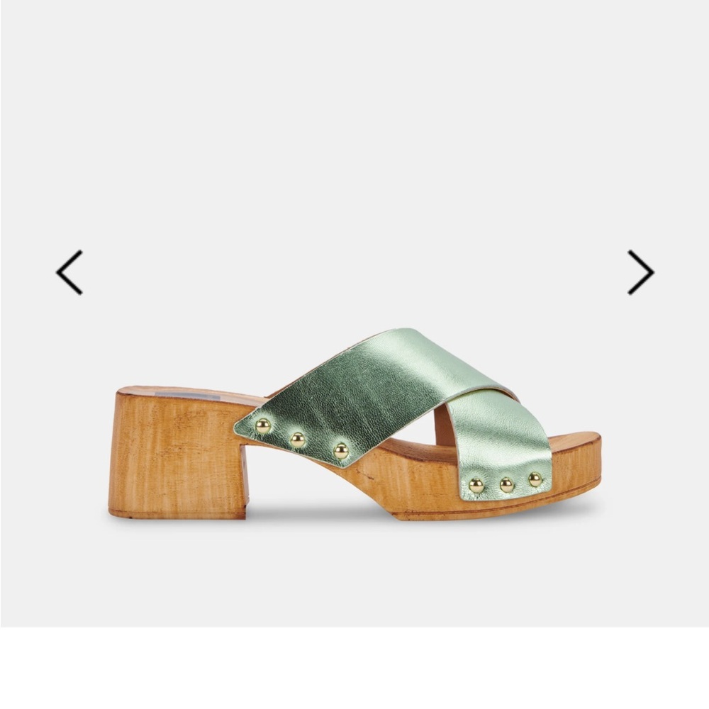 Dolce Vita NIB “Owan” slides size 7, light green metallic leather